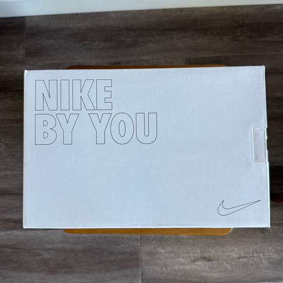 Nike x Snapchat - Limited Release Air Force 1 - Size 12 - Picture 5 of 5